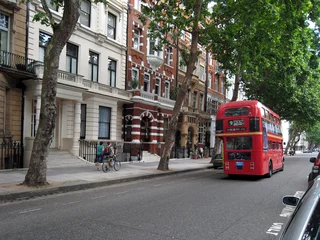 Papier Peint photo Bus rouge de Londres London residential street with double decker bus