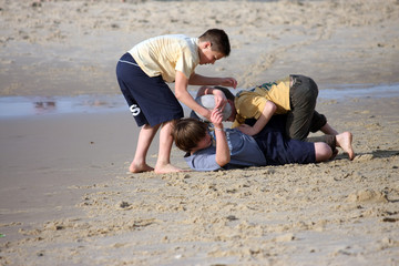 bagarre sur la plage