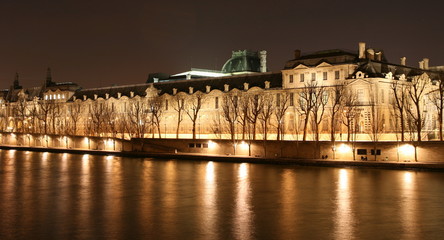 quais de paris by night