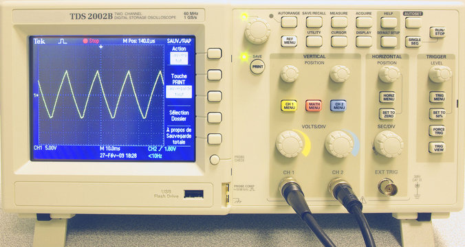 Oscilloscope num&eacute;rique couleur