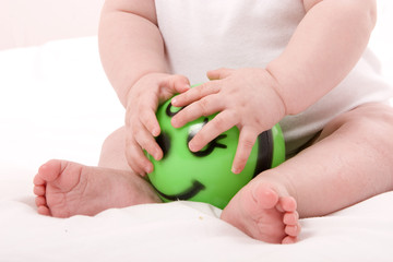 Obraz na płótnie Canvas baby with ball