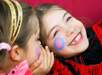 secrets entre amies déguisées