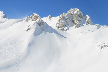 Fototapeta na wymiar narty w Val d'Isere