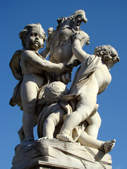 cherubiny na Placu Cudów w Pizie w Toskanii