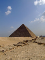 Fototapeta na wymiar pyramids of giza 30