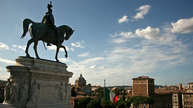 Horse Statue in Rome - time lapse