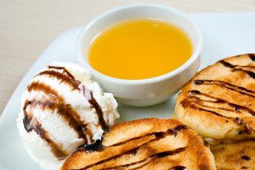 pancakes with icecream and honey