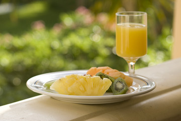 Desayuno sano frutas y zumo