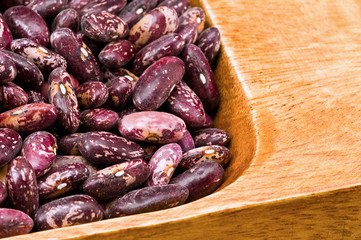 Kidney beans in wooden dish
