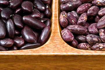 Kidney beans in wooden dish