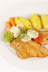 Gebratenes Kabeljaufilet mit Kartoffeln