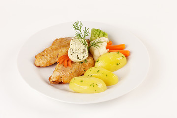 Gebratenes Kabeljaufilet mit Kartoffeln