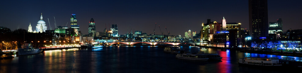 Fototapeta premium Evening shot of the City of London