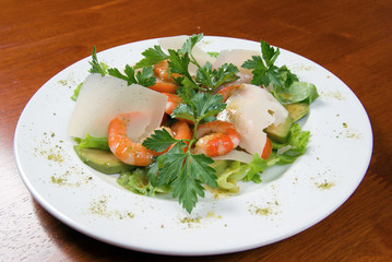 Prawn salad of shrimp with cheese