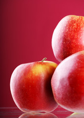 Red apples