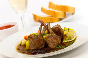 Lamm Medaillons - Filet- mit Gemüse