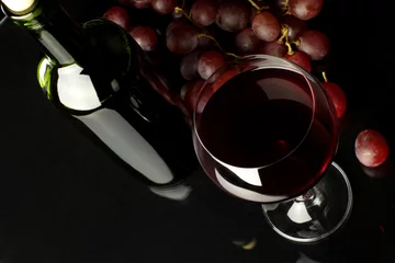 Fotobehang Red wine and grape © Svetlana Lukienko