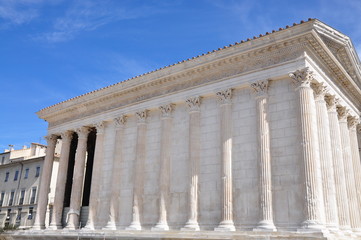 Obraz premium Maison carrée à Nîmes