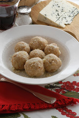 Knodel al formaggio - Primi piatti del Trentino Alto Adige