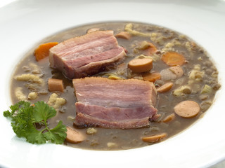 Linseneintopf mit Bauchfleisch
