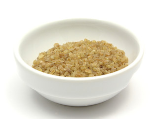 Bulgur in einer Porzellanschale