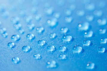 water drops, shallow dof