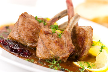 Filet vom Schwein,gebraten - mit Pilz,Salat 8