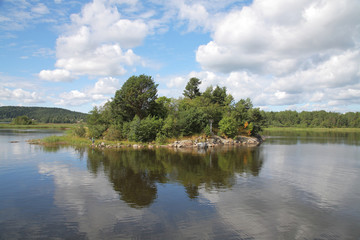 Fototapeta na wymiar Islands in the Ladoga lake