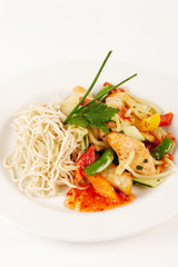Asiatische Fischpfanne mit Mie-Nudeln