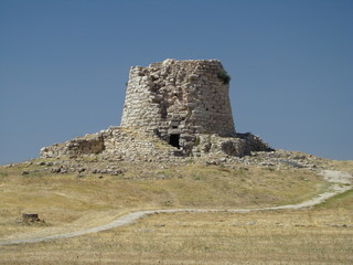 prehistoryczna budowla na Sardynii