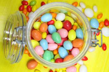 Zuckereier im Vorratsglas