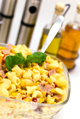 salat mit nudeln,schinken,schwarzoliven 4