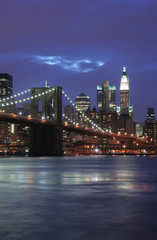 Fototapeta na wymiar Brooklyn Bridge w Nowym Jorku o zmierzchu