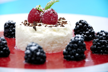 Cheesecake with fruits