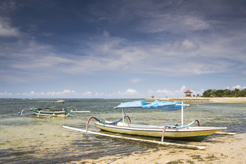 Obraz premium Bali Colorful boats on Balinese beach