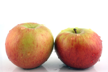 2 Apples