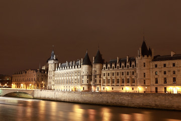 Fototapeta na wymiar Conciergerie à Paris