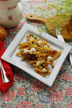 Pasta ai fiori di rucola e ricotta - Cucina alle erbe e fiori