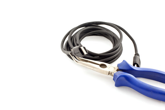 HDMI cable and a nippers