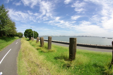 海と空と道
