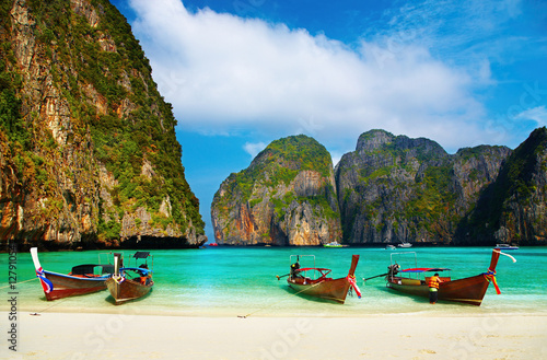 Phang-Nga Bay, Phuket, Thailand бесплатно