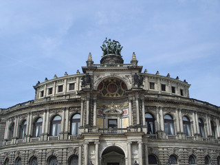 Fototapeta na wymiar Architektur, Dresden, Fassade, Oper