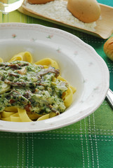 Tagliatelle atesine con ragu di funghi e lingua salmistrata