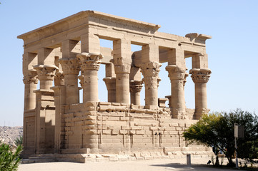 Obraz premium Trajan's Kiosk inside the temple of Philae