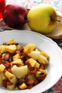 Padellata di patate e mele - Contorni della lombardia