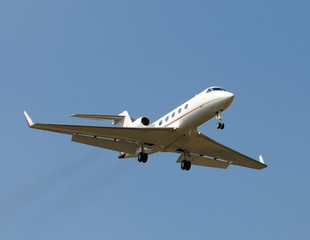 Fototapeta na wymiar private jet landing