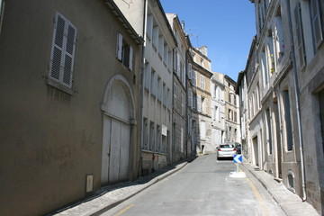 Une rue du centre-ville de Niort (Poitou-Charentes, Deux-Sèvres)