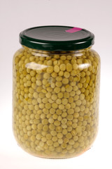 petis pois en conserve