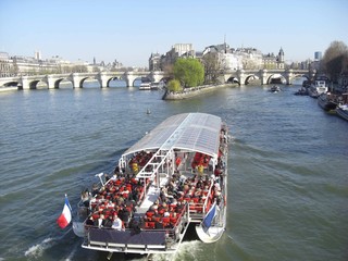 Paris Pont Neuf et la Seine