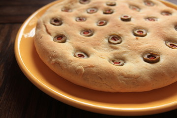 Focaccia with green olives